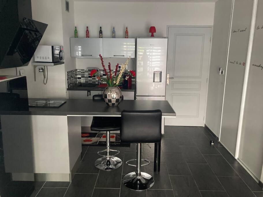Apartamento Magnifique Studio Tout Equipe Classe 2 Etoiles Saint-Leu Exterior foto