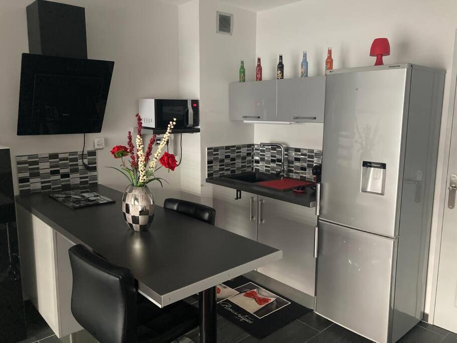 Apartamento Magnifique Studio Tout Equipe Classe 2 Etoiles Saint-Leu Exterior foto